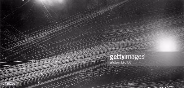 Cận cảnh lưới lửa phòng không của quân Anh trong trận chiến trên bầu trời quốc gia này, với lưới lửa dạng này, câu nói "một con ruồi cũng không lọt" là hoàn toàn có cơ sở. Nguồn ảnh: Gettyimg.