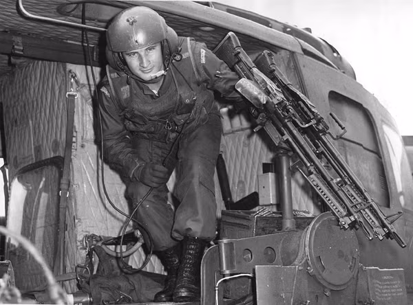 Điều này một phần nào đó nói lên được điểm yếu của dòng trực thăng UH-1 và nó hoàn toàn không phải là một lựa chọn tốt trên chiến trường. Nguồn ảnh: History.