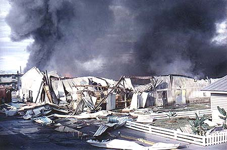 Cảnh tượng hoang tàn của sân bay Đà Nẵng sau một cuộc tấn công bằng pháo kích cỡ lớn của quân đội ta. Nguồn ảnh: Pinteresst.