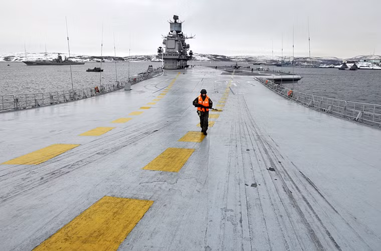 Chiếc tàu sân bay Admiral Kuznetsov