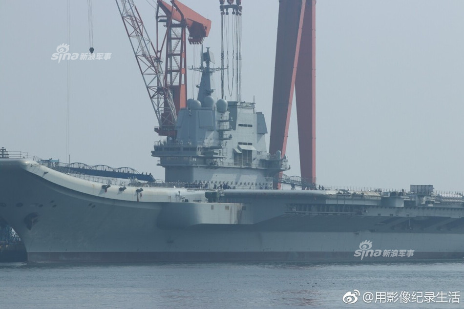 Tàu sân bay Type-001A sẽ tiến hành thử nghiệm trong thời gian từ 6-12 tháng ở các vùng biển và điều kiện khác nhau, trước khi bàn giao cho Hải quân Trung Quốc. Ảnh: Sina.
