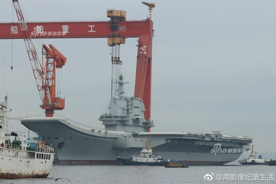 Các nhà bình luận quân sự Trung Quốc nói rằng kinh nghiệm có được từ việc hoán cải tàu sân bay Varyag mua lại của Ukraine, đã giúp rút ngắn thời gian chế tạo Type-001A. Ảnh: Sina.