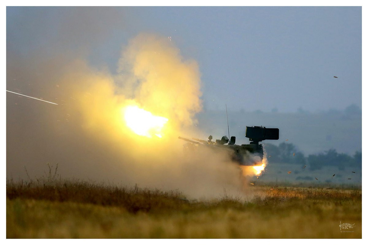 Tầm bắn hiệu quả của pháo 30mm với mục tiêu trên không từ 200m tới 4.000m, trần bắn khoảng 2,5-3km.