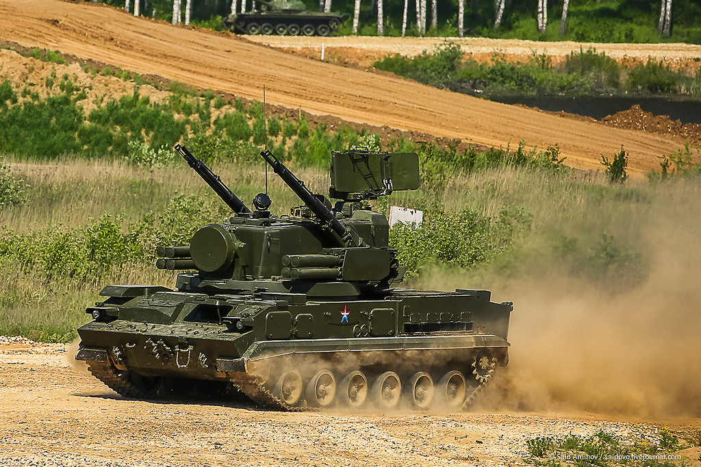 Theo thiết kế, nó được đánh giá là có thể bảo vệ hiệu quả các trung đoàn xe tăng, bộ binh cả ban ngay và ban đêm trước các cuộc tấn công đường không sử dụng máy bay và tên lửa hành trình trong mọi điều kiện thời tiết. Nguồn ảnh: Wikipedia