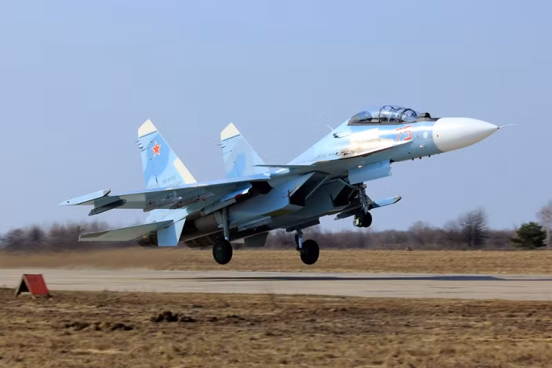 Các phi công tham gia bay biểu diễn năm nay đều là những người dày dạn kinh nghiệm. Họ là những người xuất sắc trong các đơn vị của Không quân Nga. Ảnh: Arms of Russia.