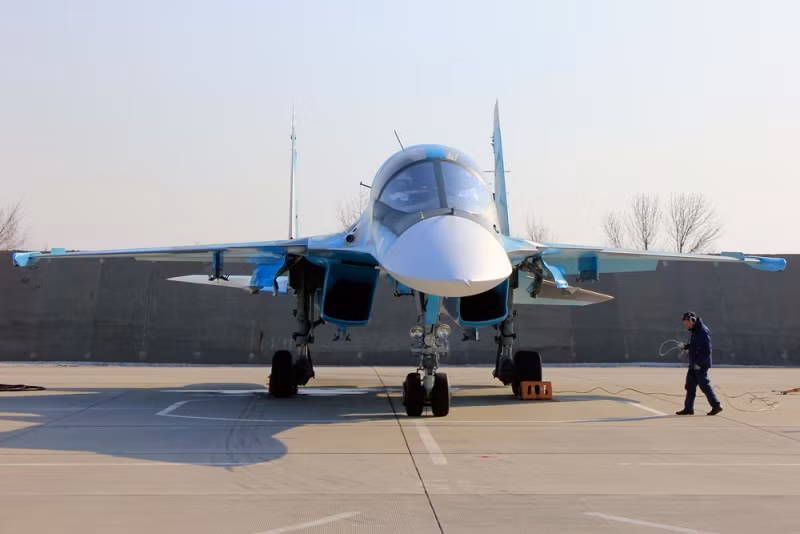 Đợt trình diễn của Không quân Nga năm nay có nhiều thách thức so với những năm trước, đó là số lượng máy bay tham gia đông, bay trong thời gian ngắn. Ảnh: Arms of Russia.