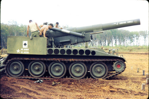 Khẩu M110 đạt tầm bắn tới 25km với đạn pháo thông thường. Nguồn ảnh: Wiki.