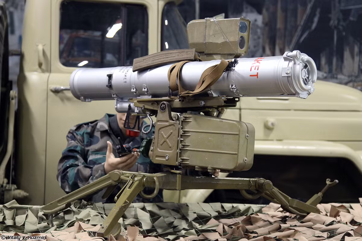 Tên lửa chống tăng 9K111 Fagot (AT-4). Nó tuy là vũ khí chống tăng thế hệ cũ nhưng vẫn rất lợi hại trên chiến trường. Nó có thể xuyên giáp dày 400 mm. Ảnh: Vitaly V.Kuzmin.