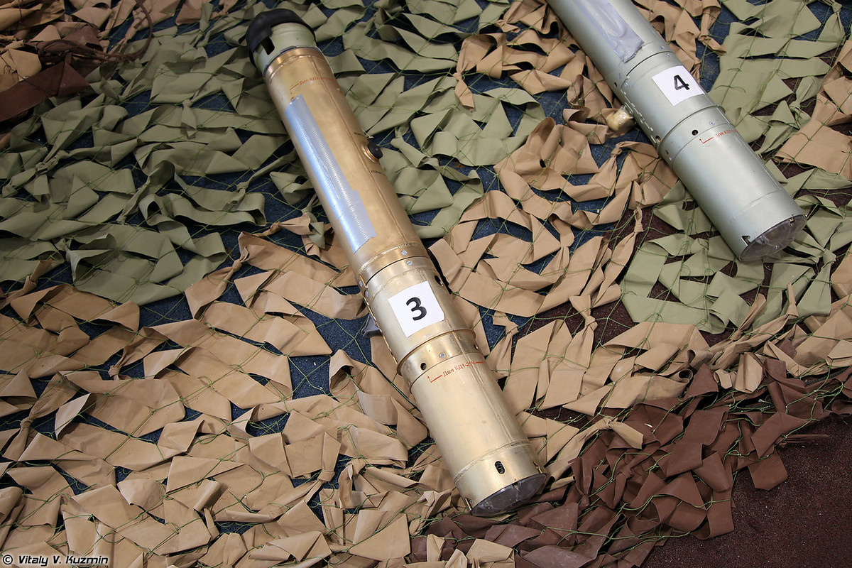 Phao định vị thủy âm RTB-93K. Nó được thả xuống từ trực thăng hoặc máy bay trinh sát hàng hải chống ngầm tầm xa Tu-142M3. Ảnh: Vitaly V.Kuzmin.