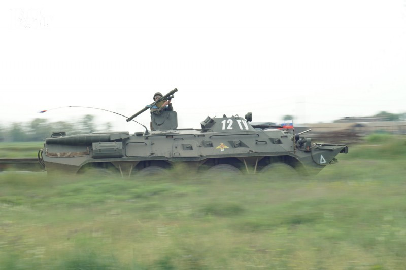 Khoa mục khó nhất cuộc thi là bắn tên lửa phòng không vác vai trên xe thiết giáp đang di chuyển. Ảnh: Mclaud9404.