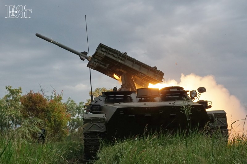 Hệ thống sử dụng đạn tên lửa có thể tiêu diệt mục tiêu trong phạm vi 8-10 km. Ảnh: Mclaud9404.