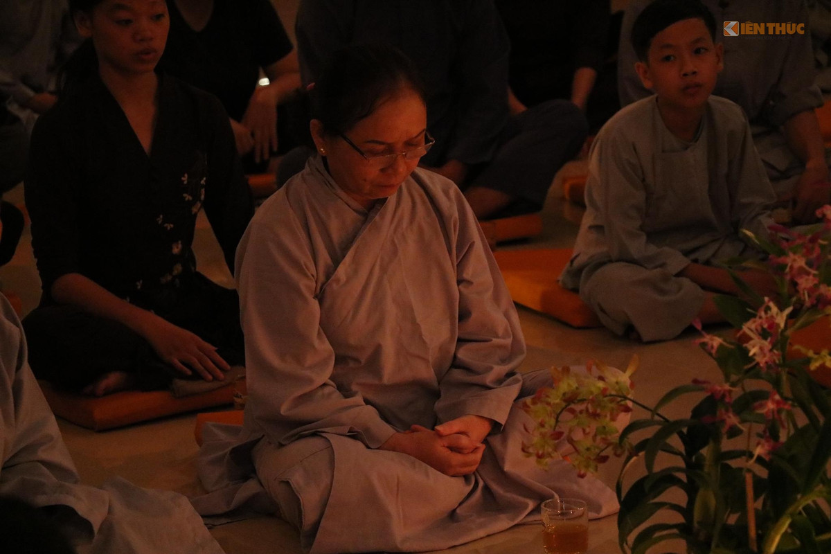 Trà đạo không có triết lý cao siêu, không phô trương cầu kỳ, chỉ kín đáo, yên tĩnh. Nó đã nghiễm nhiên trở thành loại tín ngưỡng tâm linh đã mê hoặc ngay những tâm hồn nhạy cảm và hướng nội. Ảnh: Trung Hiếu.