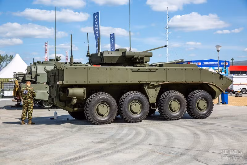 Xe bọc thép chở quân Boomerang. Nó sẽ thay thế cho dòng BTR trong tương lai để trở thành "taxi chiến trường" chủ lực của quân đội Nga. Ảnh: Saidpvo.livejournal.