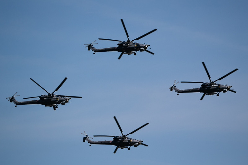 Các phi công phải vượt qua một hệ thống phòng không để tiến hành trinh sát trên không, xác định mục tiêu và sử dụng vũ khí để tiêu diệt mục tiêu mặt đất. Ảnh: Bộ Quốc phòng Nga.