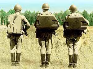 Để sử dụng loại tên lửa này cần tổ ba người. Trong đó, mỗi người sẽ phải mang theo một phần của cơ cấu tên lửa. Thời gian triển khai có thể chỉ tốn vài phút với những kíp chiến đấu thành thạo. Nguồn ảnh: Army.