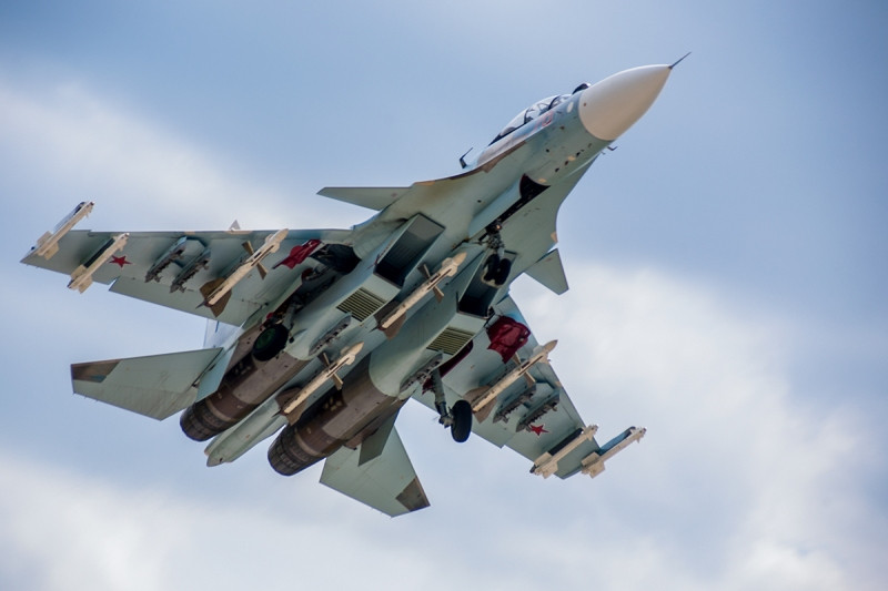 Su-30SM có 12 điểm treo vũ khí dưới cánh có thể mang theo tới 8 tấn vũ khí đối không, đối đất và đối hải. Ảnh: Bộ Quốc phòng Nga.