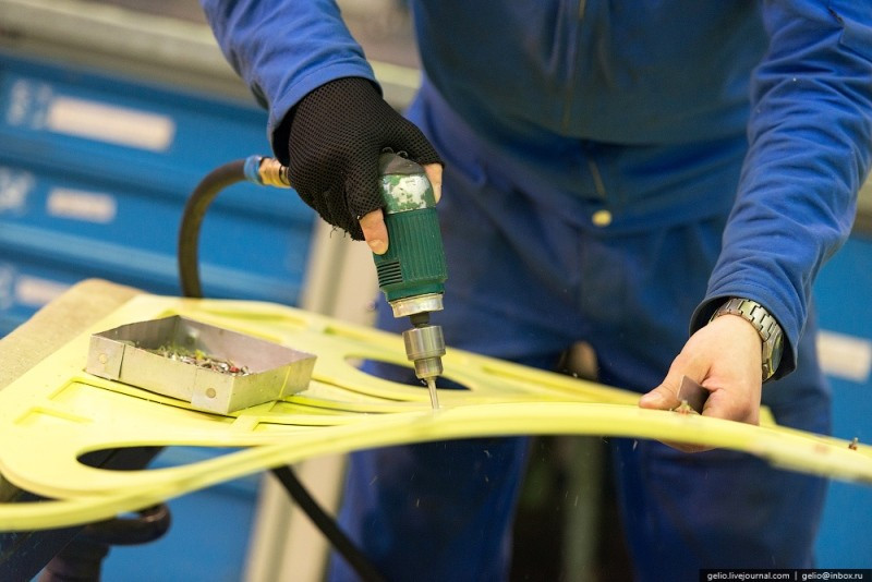 Tính đến năm 2014, 2.500 công nhân, kỹ thuật viên lành nghề đang làm việc tại nhà máy. Ảnh: Gelio, Slava Stepanov.