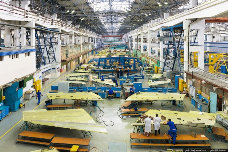 Hiện tại nhà máy đang sản xuất tiêm kích Su-30SM và máy bay huấn luyện kiêm chiến đấu hạng nhẹ Yak-130. Phục vụ cho thị trường ở Nga cũng như xuất khẩu. Ảnh: Gelio, Slava Stepanov.