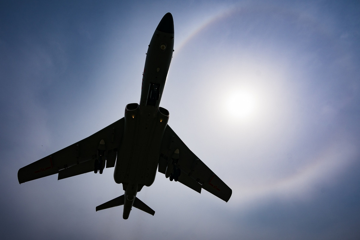 Khoảng 150-180 chiếc H-6 đã được sản xuất trong giai đoạn 1959-1990. Cơ quan Tình báo Trung ương Mỹ (CIA) ước tính khoảng 120 chiếc H-6 đang hoạt động trong Không quân Trung Quốc. Ảnh: Chinamil.