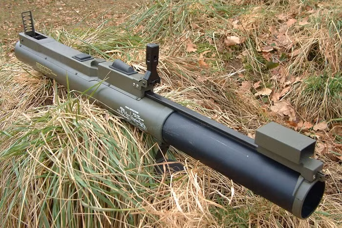 Ngoài ra, những khẩu súng chống tăng M72 còn không được trang bị kính ngắm tử tế, chỉ là ngắm qua khe đầu ruồi khiến trong điều kiện tác chiến, người sử dụng khó có thể đủ bình tĩnh để bắn chính xác mục tiêu chỉ bằng một phát bắn. Nguồn ảnh: Warfare.