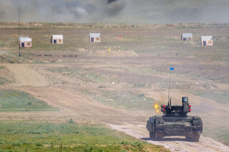  Xe chiến đấu hỗ trợ tăng BMPT xung trận. Quân đội Kazakhstan là lực lượng đầu tiên sử dụng BMPT. Ảnh: Arms Expo.