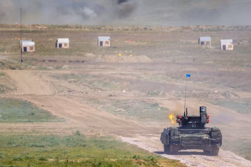  Xe chiến đấu hỗ trợ tăng BMPT xung trận. Quân đội Kazakhstan là lực lượng đầu tiên sử dụng BMPT. Ảnh: Arms Expo.