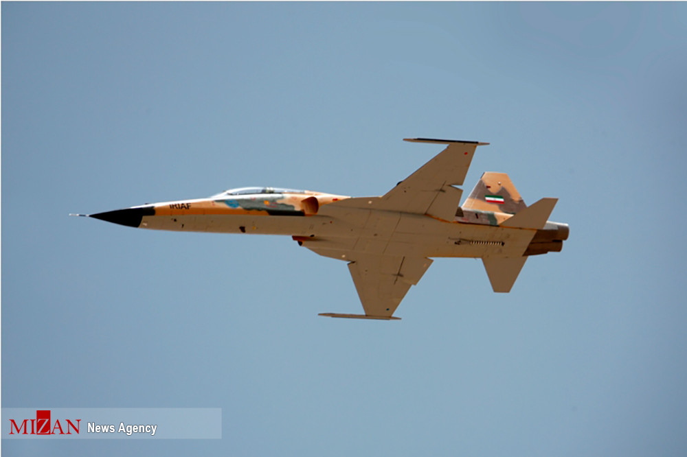 Các chuyên gia hầu như không tìm ra điểm khác biệt rõ ràng nào giữa Kowsar và F-5. Chúng giống nhau như đúc. Thông số kỹ thuật của Kowsar chưa được công bố, nhưng giới phân tích cho rằng nó tương đương với F-5. Ảnh: Mizan News Agency.