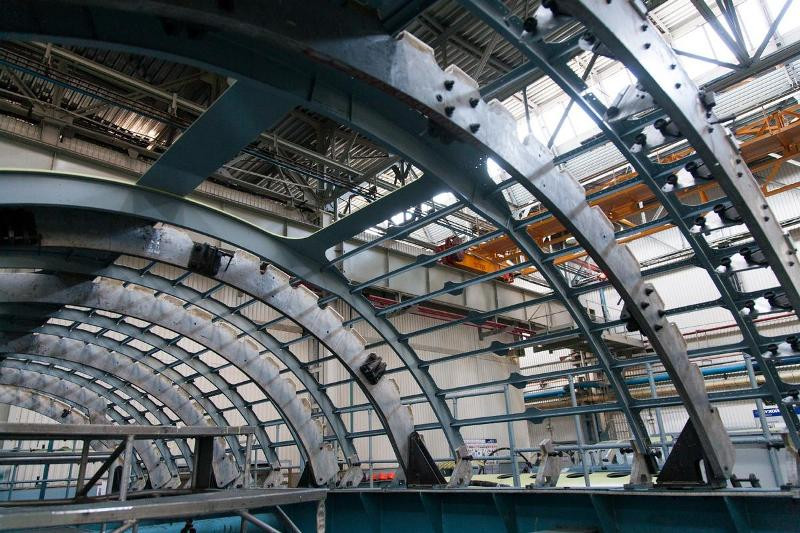 Đầu những năm 1990, nhà máy KnAAZ bắt đầu chương trình sản xuất máy bay dân sự, song song với việc sản xuất máy bay chiến đấu. Sản phẩm dân sự đầu tiên của nhà máy là thủy phi cơ Be-103 và máy bay vận tải đa năng Su-80. Ảnh: Altyn73.livejournal.com.