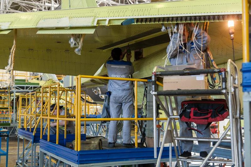 Trải qua 91 năm xây dựng và phát triển, nhà máy hàng không KnAAZ là một trong những nhân tố chính tạo dựng thương hiệu hàng đầu thế giới cho công nghiệp hàng không Nga. Ảnh: Altyn73.livejournal.com.