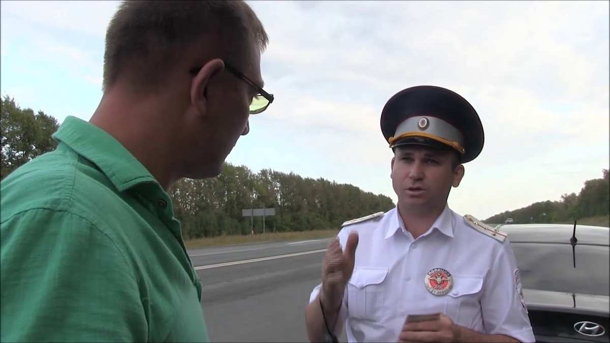 Nhiều tài xế lái xe đã thực sự sốc khi họ bị phạt do vượt quá tốc độ cho phép hoặc đi sai làn đường quy định.Một người lái xe nhớ lại, "Những thứ này đi theo ngay sau xe của tôi ba đến bốn phút". Nguồn ảnh: English Russia