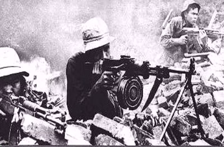 Thông thường, RPD sử dụng trống đạn tròn, có thể mở rộng đến hàng trăm viên, trong khi đó khẩu RPK có thể sử dụng hộp tiếp đạn của AK-47 hoặc hộp tiếp đạn loại 40 viên hoặc hộp tiếp đạn tròn loại 100 viên. Nguồn ảnh: Vietnamwar.