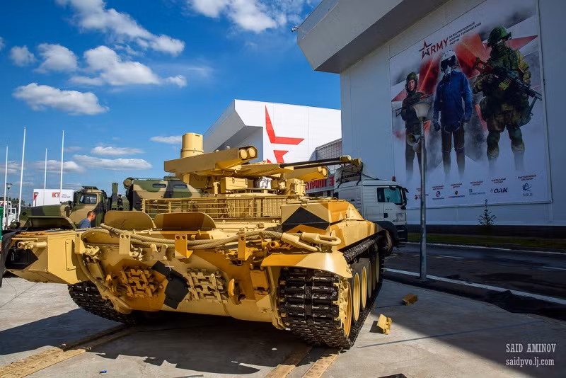 Xe chiến đấu hỗ trợ xe tăng BMPT-72, biệt danh "Kẻ hủy diệt". Đây là phương tiện chiến đấu bọc thép không có loại tương tự trên thế giới. Ảnh: Saidpvo.livejournal.