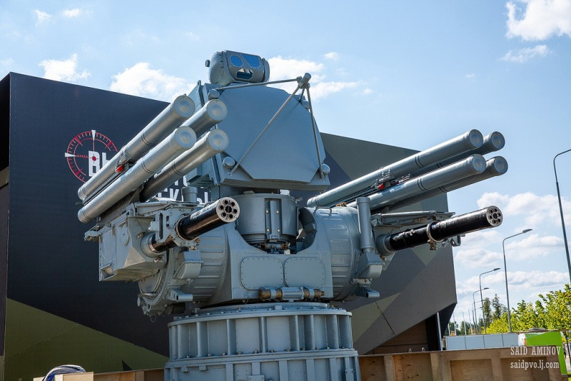 Hệ thống phòng thủ trên chiến hạm Pantsir-M, phiên bản hải quân của hệ thống Pantsir-S1. Ảnh: Saidpvo.livejournal.