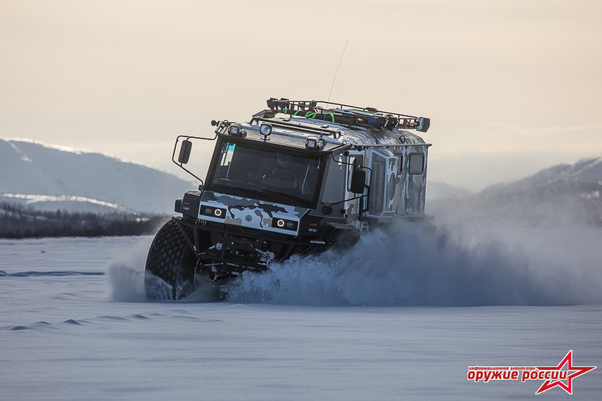 Nó dễ dàng vượt qua những khu vực phủ đầy tuyết nhờ hệ thống lốp đặc biệt và trọng lượng nhẹ. Ảnh: Weapon of Russian.