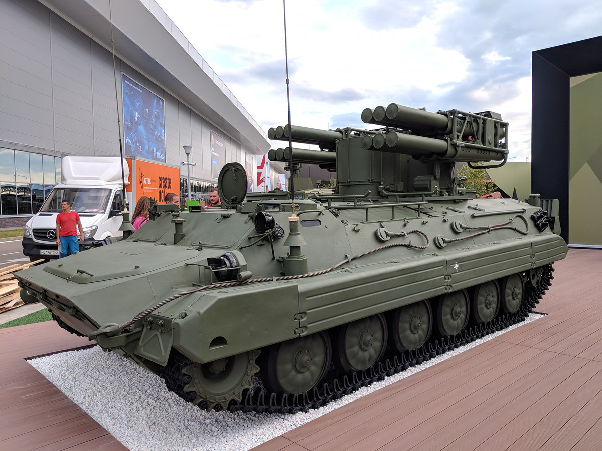 Trong khuôn khổ Diễn đàn Kỹ thuật Quân sự Quốc tế 2018 (Army 2018), tập đoàn Rostec đã giới thiệu tổ hợp phòng không tầm thấp di động Sosna mới. Ảnh: bmpd.livejournal.