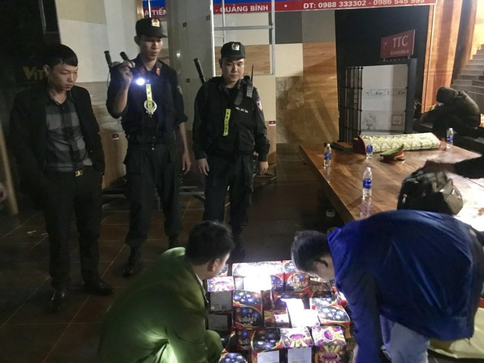 Giam doc doanh nghiep suyt tong chet con trai vi so cong an bat-Hinh-2