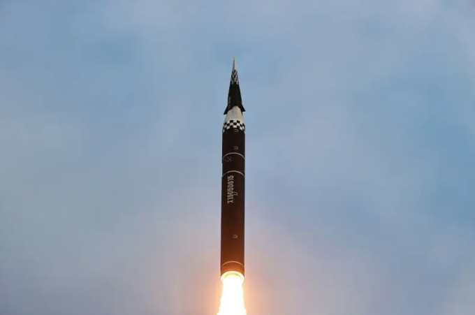 Ông Kim Jong-un nhận định vụ thử thành công "là sự kiện đặc biệt sẽ mang lại thay đổi lớn nỗ lực tăng cường năng lực răn đe hạt nhân" của quân đội Triều Tiên. Ông nói Triều Tiên đã phát triển loại vũ khí tấn công chiến lược khác để "chứng minh lợi thế tuyệt đối của khoa học và công nghệ quốc phòng của mình".