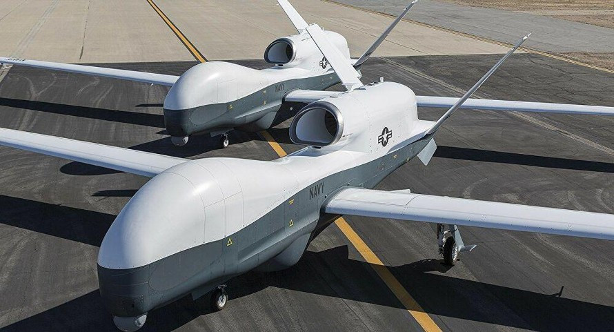 Lần đầu tiên, vào tháng 1/2020, hai chiếc MQ-4C Triton cùng các nhân viên kỹ thuật thuộc Phi đội trinh sát không người lái VUP-19 được gửi đến Căn cứ Không quân Andersen (Đảo Guam). Các MQ-4C Triton này có nhiệm vụ theo dõi, trinh sát tình hình ở các vùng biển lân cận, trong đó có nhiệm vụ giám sát các hoạt động của Quân đội Trung Quốc.