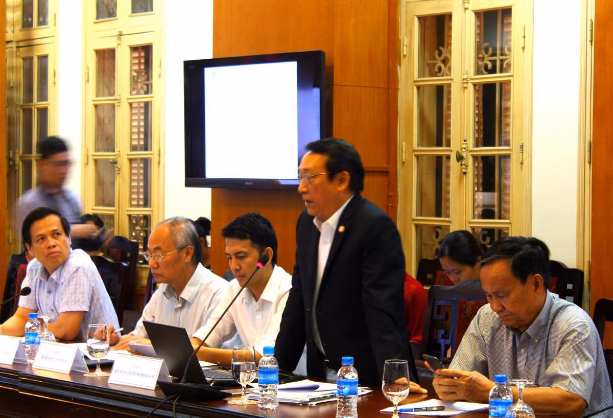 Tranh cai viec khai thac hay giu nguyen Son Tra?