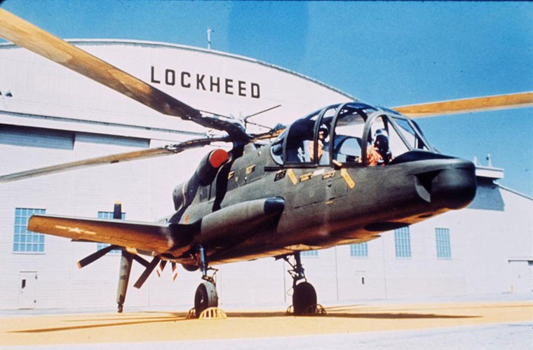 Máy bay trực thăng tấn công được trang bị động cơ tuốc bin trục T64-GE-16 (công suất 3.925 mã lực) truyền về cánh quạt đẩy ở đuôi và chỉ có 20-25% truyền cho cánh quạt chính.