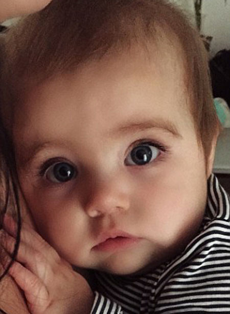 Bức thư có nội dung: "Gửi mẹ yêu. Con sẽ bỏ đi bởi mẹ đang làm con thấy tổn thương khi không ở nhà với con mà lúc nào cũng thích đi tập gym. Trong khi con muốn được ở bên mẹ”.