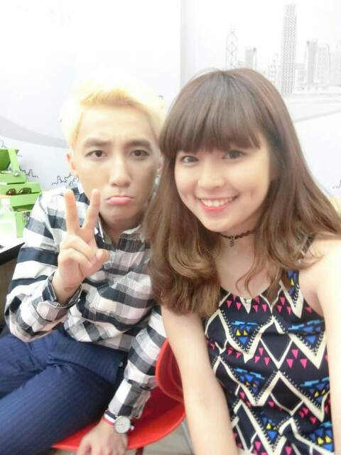 Khánh Vân cũng có điều kiện gặp gỡ, tiếp xúc với một vài nhân vật người nổi tiếng. Cô bạn học hỏi từ những người này, từ mọi nguồn kiến thức khác và mong muốn sớm có đủ kinh nghiệm phục vụ cho những kế hoạch sau này.