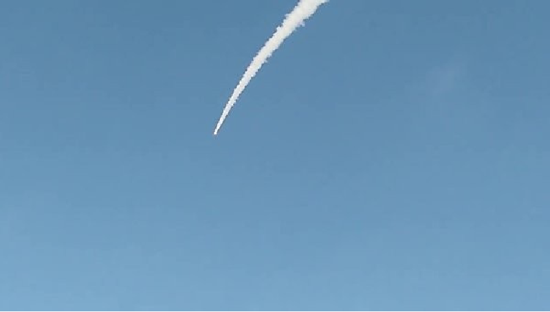 Khoảng thời gian giữa hai tên lửa phòng không Patriot do lực lượng phòng không Ukraine phóng và thời điểm tên lửa đạn đạo tầm ngắn Iskander-M đến đích cho thấy rằng radar điều khiển hỏa lực AN/MPQ-65 đã phát hiện kịp thời tên lửa Iskander-M. Tuy nhiên, do tốc độ quá nhanh và các động tác né tránh dày đặc của tên lửa Iskander-M, việc đánh chặn đã thất bại. Ảnh: Bộ Quốc phòng Nga.