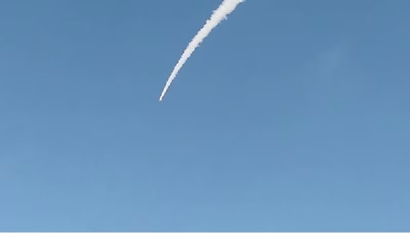 Khoảng thời gian giữa hai tên lửa phòng không Patriot do lực lượng phòng không Ukraine phóng và thời điểm tên lửa đạn đạo tầm ngắn Iskander-M đến đích cho thấy rằng radar điều khiển hỏa lực AN/MPQ-65 đã phát hiện kịp thời tên lửa Iskander-M. Tuy nhiên, do tốc độ quá nhanh và các động tác né tránh dày đặc của tên lửa Iskander-M, việc đánh chặn đã thất bại. Ảnh: Bộ Quốc phòng Nga.