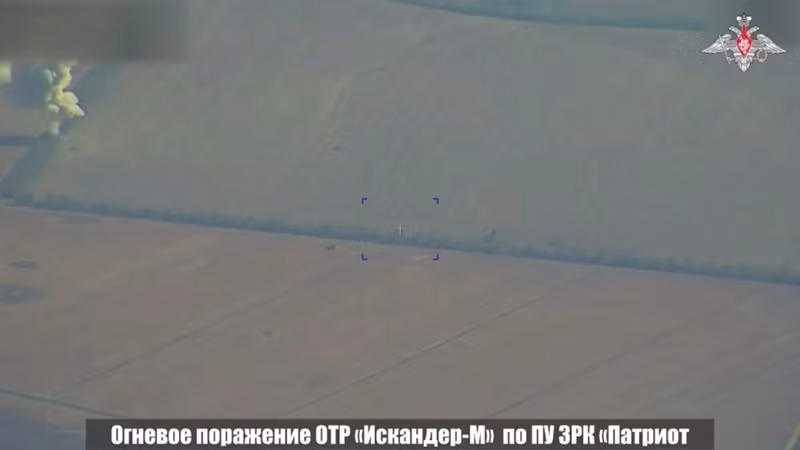 Việc Nga có thể quay được video ghi lại chiến quả đã nói lên vấn đề; Quân đội Ukraine không hề hay biết về sự tồn tại của drone Nga, điều này cho thấy đoạn phim được ghi lại bởi một máy bay không người lái có khả năng tàng hình và khả năng kháng nhiễu mạnh. Ảnh: Bộ Quốc phòng Nga.