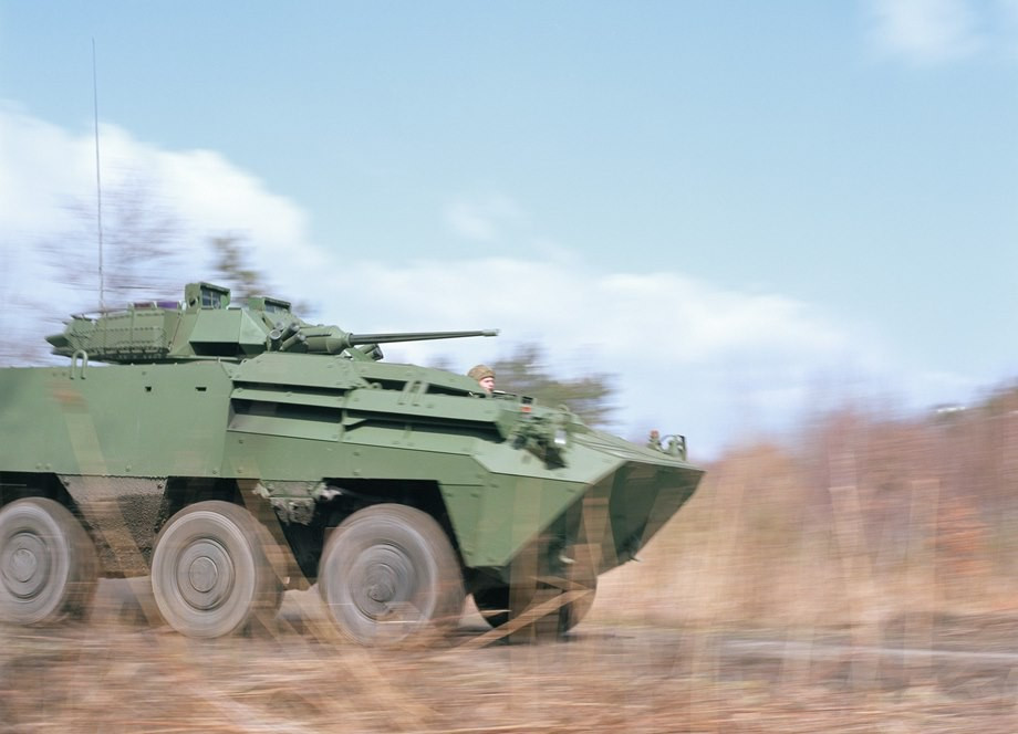 Tốc độ của AGMS lên tới hơn 96 km/h, chở được chín binh sĩ, trong đó có một trưởng xe và một lái xe.