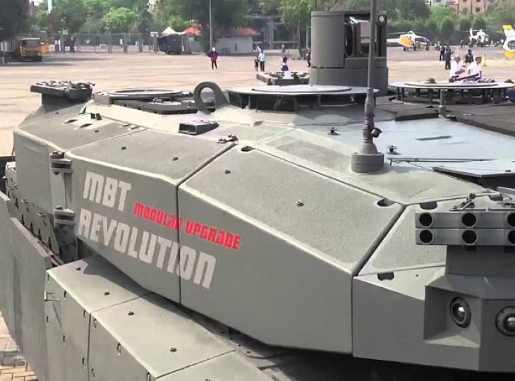 Leopard 2RI được nâng cấp theo gói Revolution được Rheinmetall trình làng từ năm 2010, nó được thiết kế ưu tiên cho nhiệm vụ tác chiến trong đô thị.