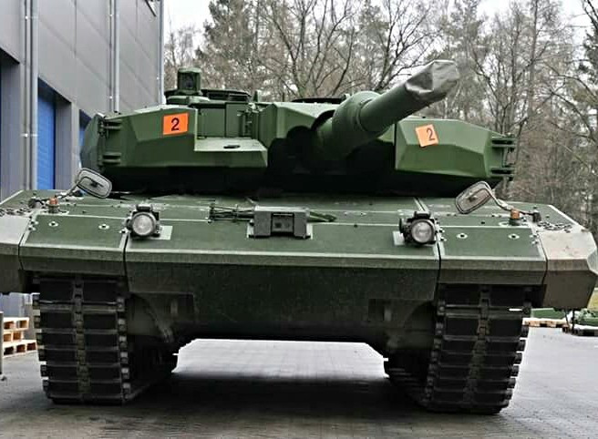 Gói nâng cấp dành cho xe tăng Leopard 2RI tập trung chủ yếu vào việc tăng cường hệ thống phòng vệ với các module giáp AMAP sử dụng vật liệu nano-gốm sứ, titan và hợp kim thép.