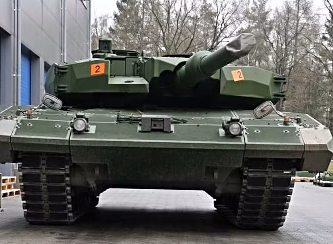 Gói nâng cấp dành cho xe tăng Leopard 2RI tập trung chủ yếu vào việc tăng cường hệ thống phòng vệ với các module giáp AMAP sử dụng vật liệu nano-gốm sứ, titan và hợp kim thép.