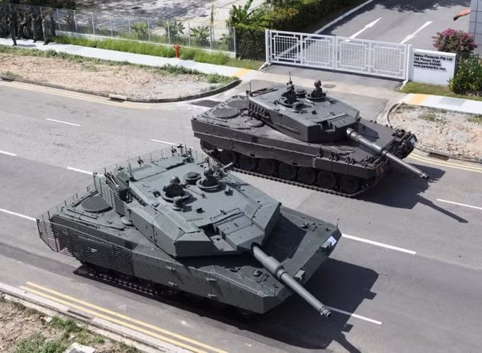 Indonesia là quốc gia thứ hai ở Đông Nam Á được trang bị xe tăng Leopard 2, nước đầu tiên là Singapore với các xe tăng Leopard 2SG – phiên bản nâng cấp của Leopard 2A4.